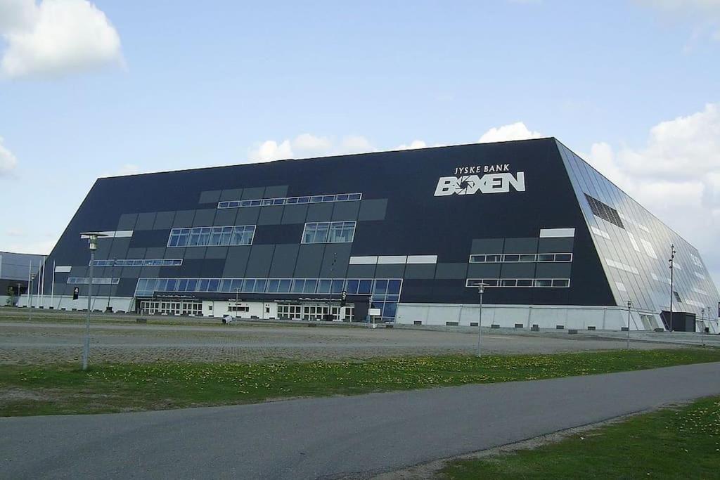 170 M2 Stort Hus Taet Pa Centrum, Mch Og Boxen Herning Exterior foto